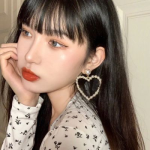 女头像ins高级感,Ins高级感女头像潮流解析