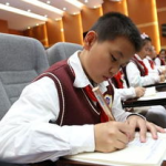 小学生简短小新闻,小学生的快乐时光”